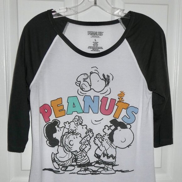 VERY CUTE PEANUTS CHARACTER SHIRT TOP 3/4 SLEEVE LENGTH - JUNIOR SIZE LARGE L - Picture 1 of 2